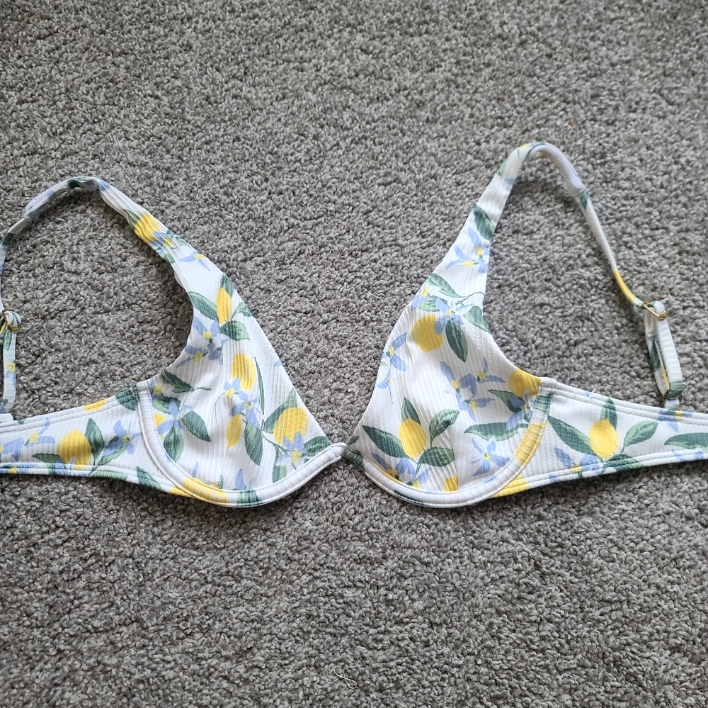 Hollister White and Yellow Lemon Bikini Top